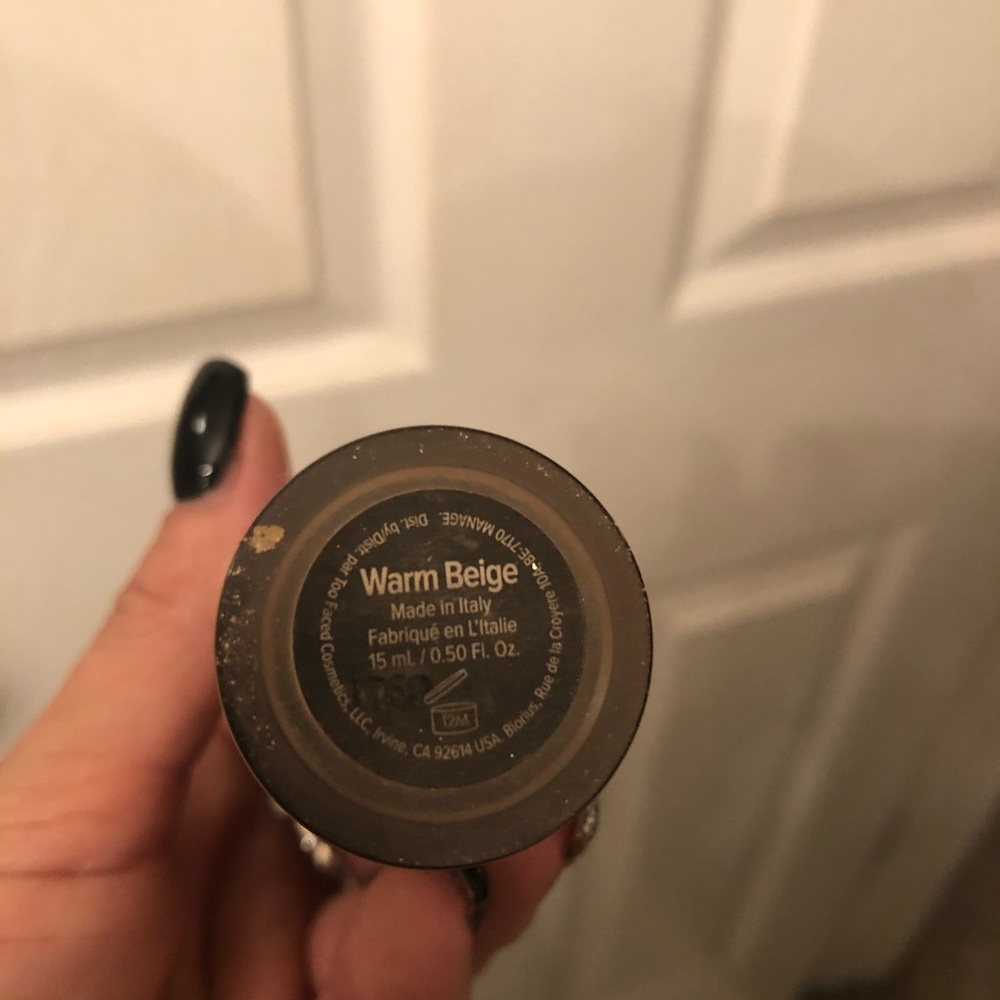 Too faced born this way multi use concealer